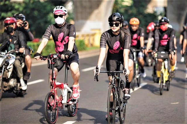 Smartfren Gowes Bareng Anya Geraldine Kampanyekan Unlimited Hope