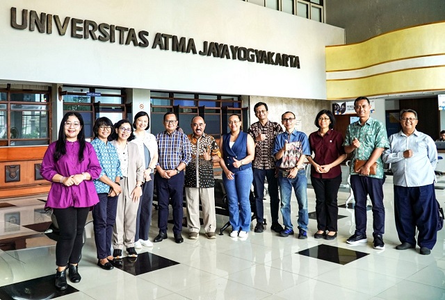 Delegasi Sekretariat ASEACCU Kunjungi UAJY Dan USD Sebagai Tuan Rumah Konferensi Tahunan Ke-32 Di Yogyakarta