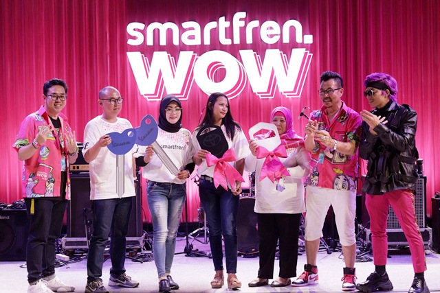 Para Pemenang Undian Smartfren WOW Tahap Kedua