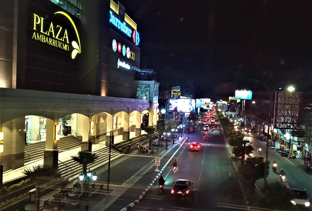 Anniversary Ke-15 Plaza Ambarrukmo Gelar Program Customer Hingga Charity Kepada Tenaga Kesehatan