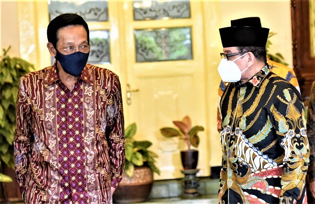 Salim Segaf Temui Sri Sultan HB X Di Kepatihan, Yogyakarta, Sabtu, 6 November 2021.