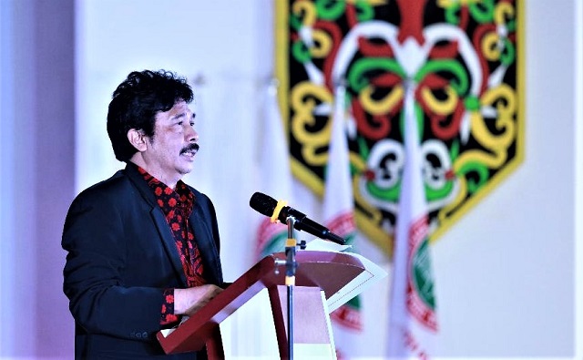 Kepala BPIP Prof Yudian Wahyudi, Serahkan Penghargaan Kepada Ratusan Guru Berprestasi Di Kaltim