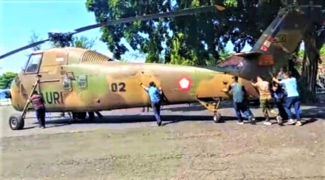 Reposisi Pesawat Koleksi Muspusdirla Yogyakarta Jadi Tontonan Menarik