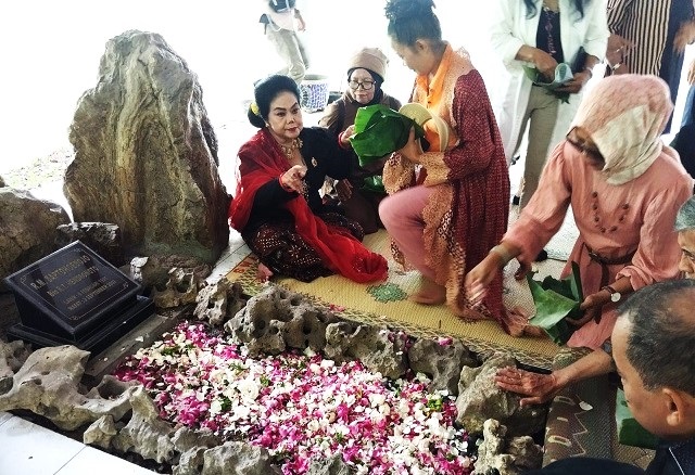 Ratusan Seniman Hadiri Haul ke-99 Saptohoedojo di Makam Giri Sapto, Imogiri, Bantul