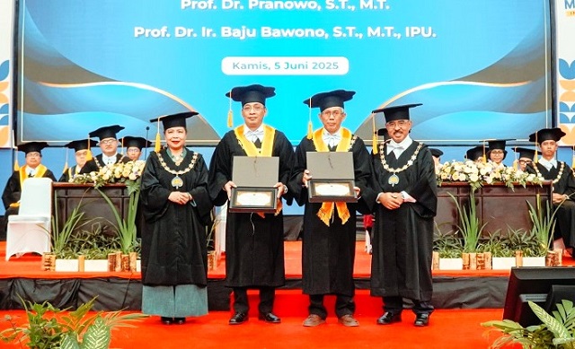 UAJY Kukuhkan Prof. Dr. Pranowo, S.T., M.T., dan Prof. Dr. Ir. Baju Bawono, S.T., M.T., IPU Sebagai GURU BESAR Fakultas Teknologi Industri