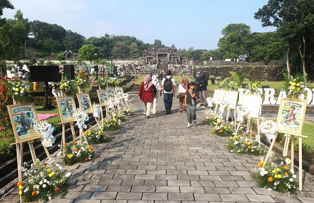 Liliputians Rayakan End Year Celebration World Di Cagar Budaya Ratu Boko, Yogyakarta, Sabtu, 21 Juni 2025