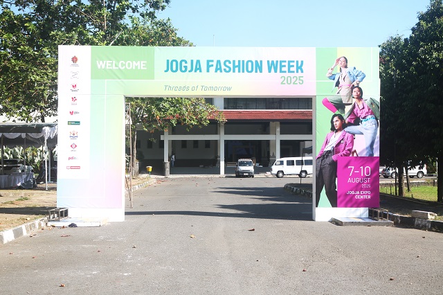 JOGJA FASHION WEEK 2025 THREADS of TOMORROW, Berlangsung Di Gedung JEC Yogyakarta, 7-10 Agustus 2025
