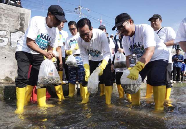 SULTAN HB X: Sungai Bersih Bagian Hamemayu Hayuning Bawana