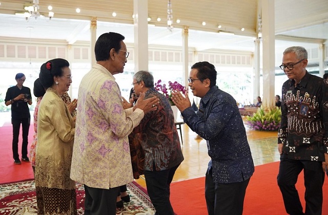 Gubernur dan Wakil Gubernur DIY Menerima SILATURAHMI IDUL FITRI Di Bangsal Kepatihan Malioboro