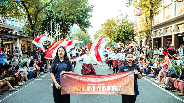 Marching Band UAJY Meriahkan Festival Kirab Budaya TRESNO PANCASILA