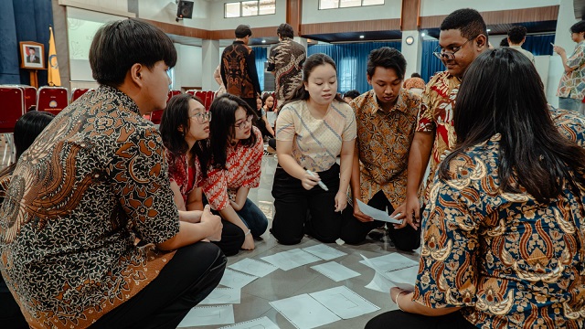 Mahasiswa Internasional Presentasikan Hasil Pembelajaran Pada Penutupan  SUMMER PROGRAM UAJY